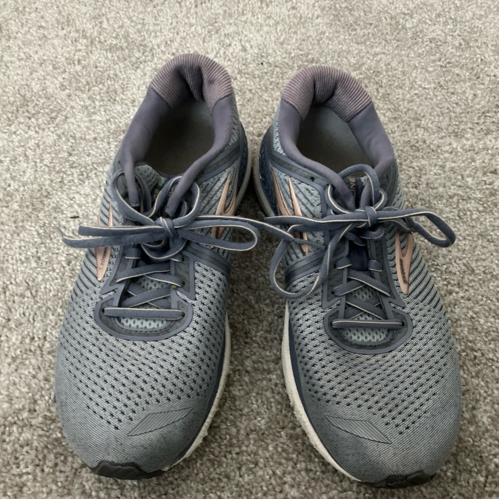 Size 10 - Brooks Adrenaline GTS 20 Grey Pale Peach W